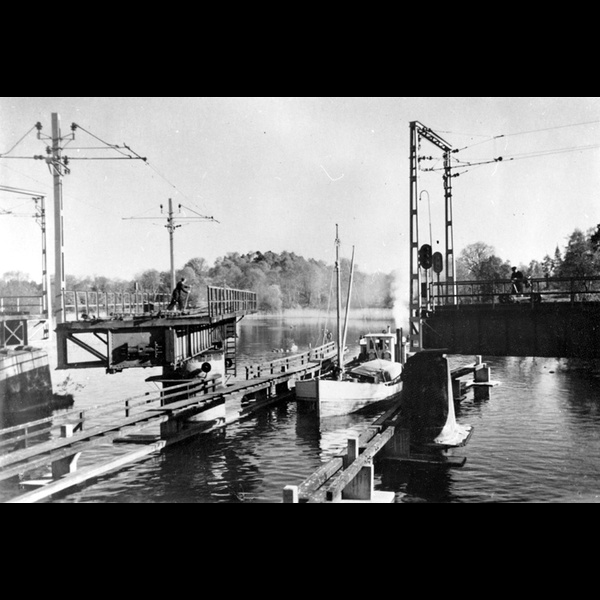 JkB 18299 - Järnvägsbro