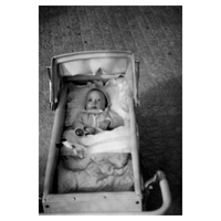000822 - Baby i barnvagn