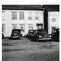 003522 - Bilar parkerade på Torget, ca 1960.
