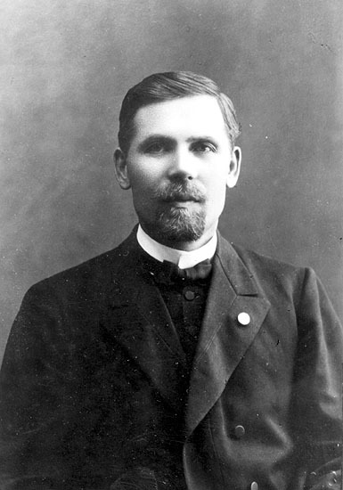 Porträtt av August N Bäckström.