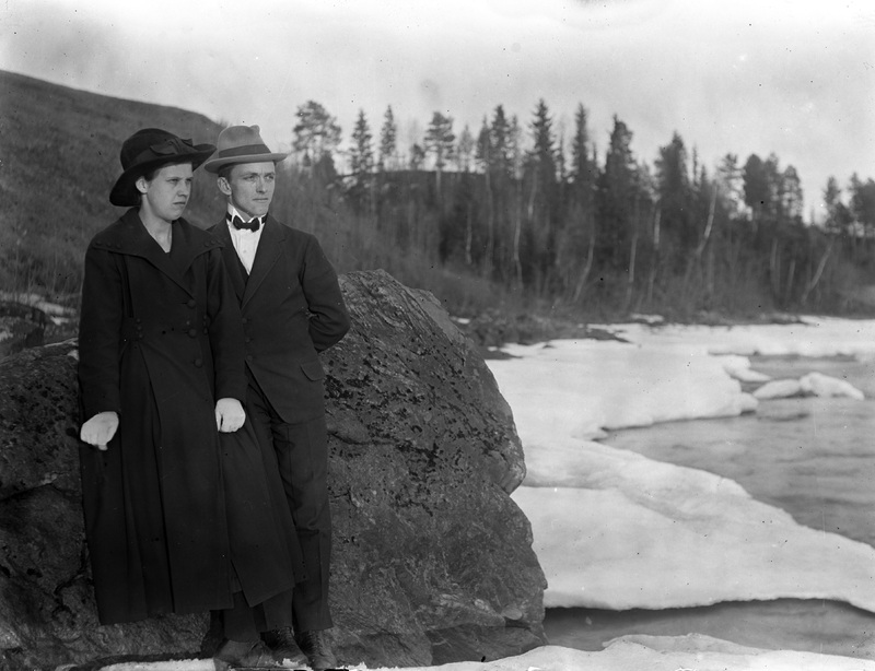 Aina och Edvin vid Renforsen april 1921