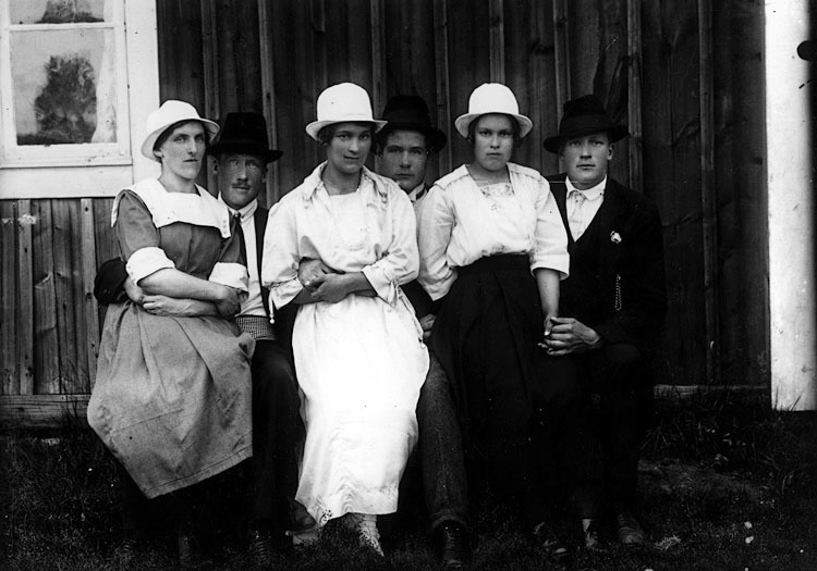 Från vänster: Olga Gidlund, född 2/7 1893, död ...