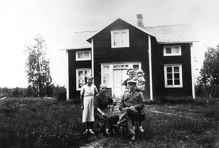 Familjen Anders Backman, Björkås, Åskilje.