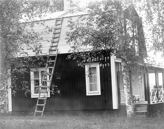Fotografen Klara Perssons hus i Örträsk. Nuvara...