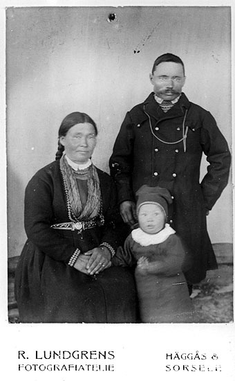 Anders Nilsson med fru Sara och dottern Maria.