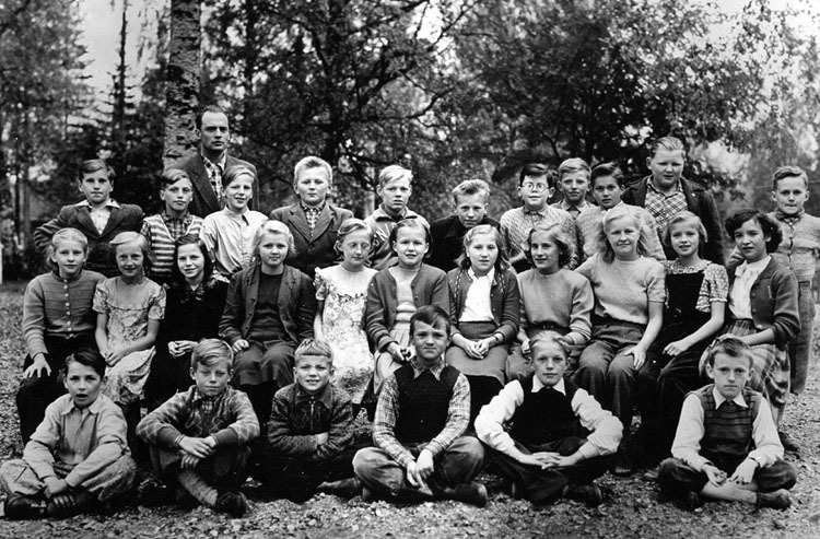 Klass 5-6 i Viska 1951-52. Lärare Sven Viksten.