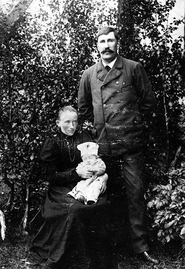 Maria och Herman Kramer med sonen Hilmer.