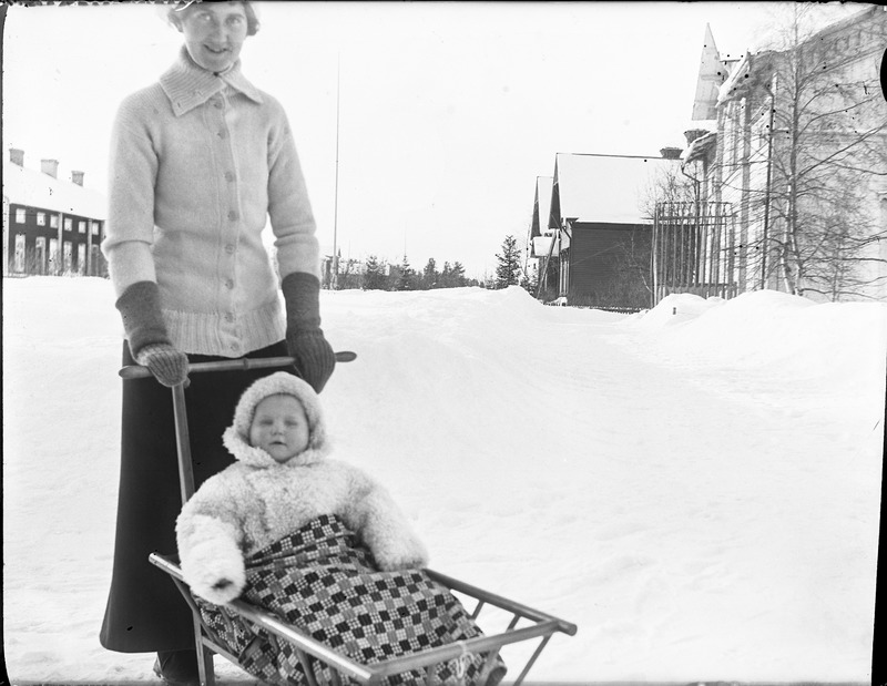 Maria Björkman tillsammans med sonen Gunnar Bjö...