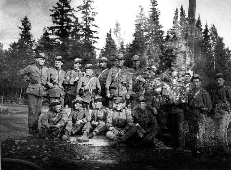 Grupp av soldater i Västerede, Jämtland under m...