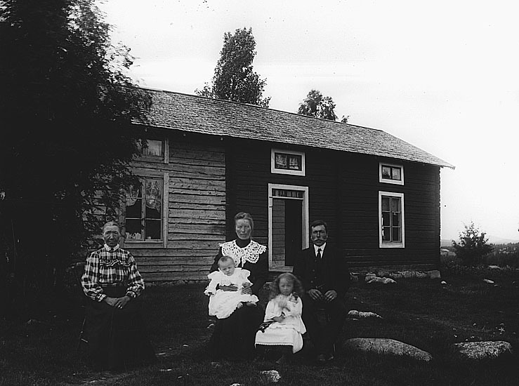 Bonden Johan Karlsson och dennes familj, Otterv...