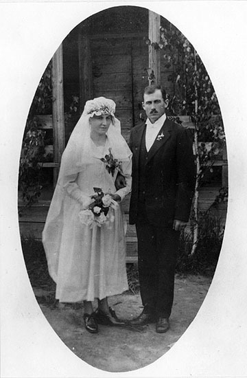 Agnes och Karl Karlssons brudkort.