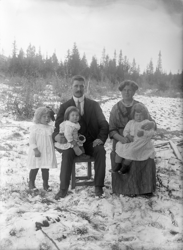 Familjen Emil Eriksson, Kraddsele.