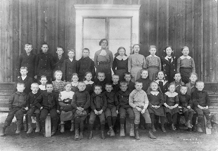 Skolan. Eleverna 1913.
