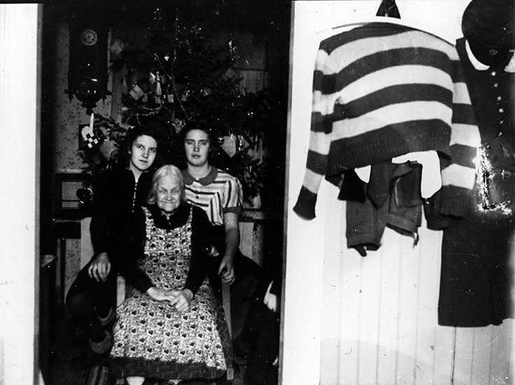 Julen 1939. Hos, mor, Ida Gavelin.
