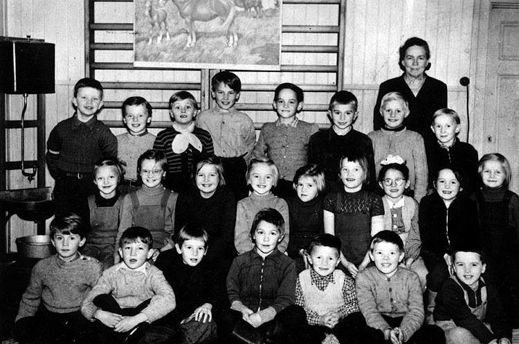 Hälla skolklass 1-2 , 1952-1953. Lärare Sofia T...