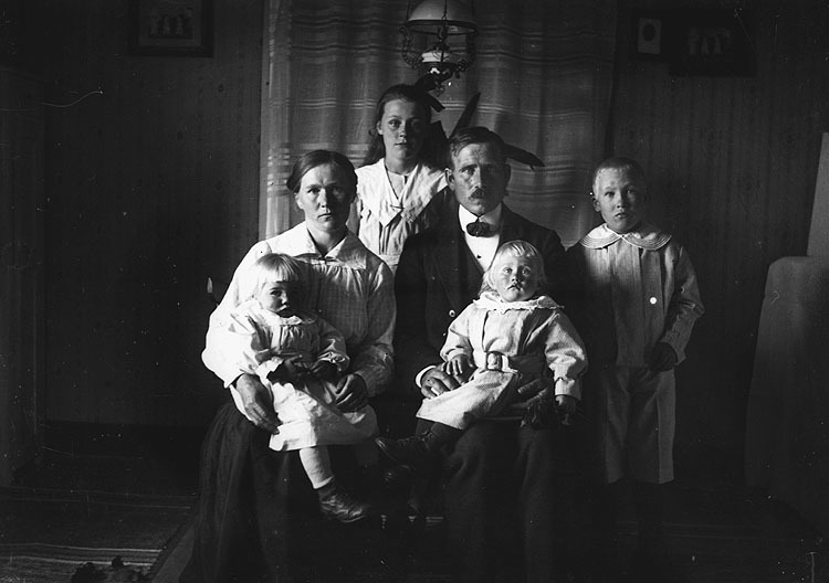 Familjen August och Hedvig Lundgren, Lill-Vännä...