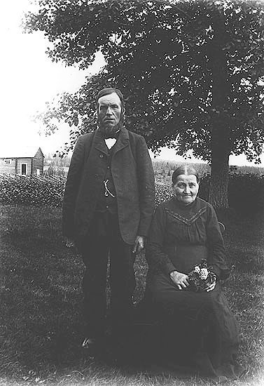 Bonden Gustav Emanuelsson och dennes hustru Kar...