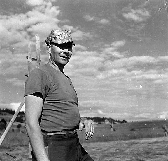 Hemmansägaren Albin Svensson, Latikbeerg, 1955.