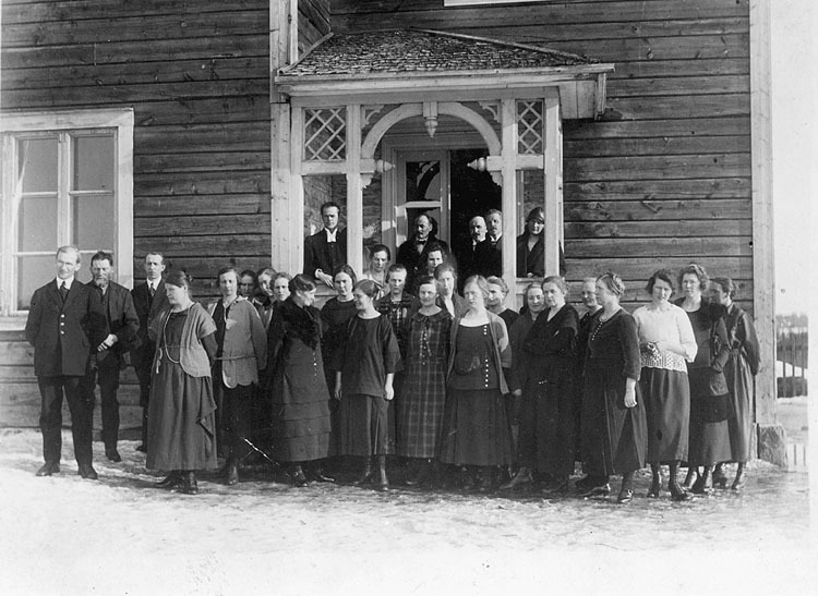 Sorsele sockens lärarkår fotograferade år 1925 ...