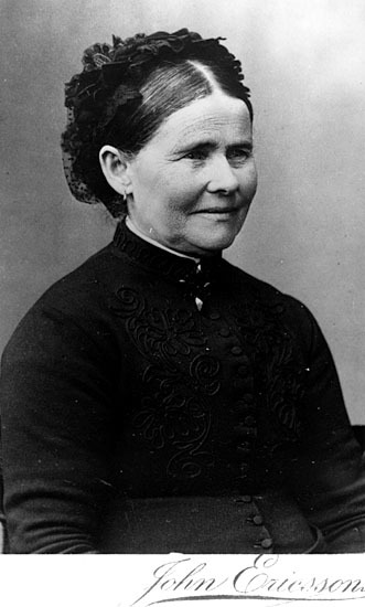 Missionslärare J D Lindboms fru Gustava, född F...