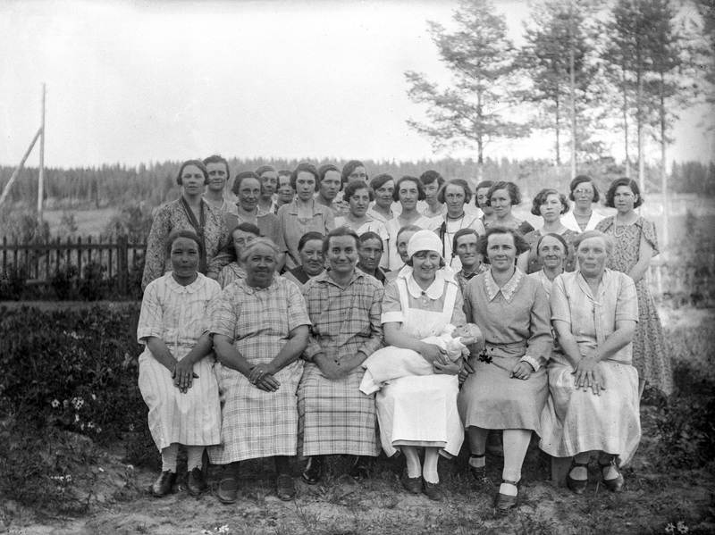 Barnskötarkurs omkring år 1929. Stående från vä...