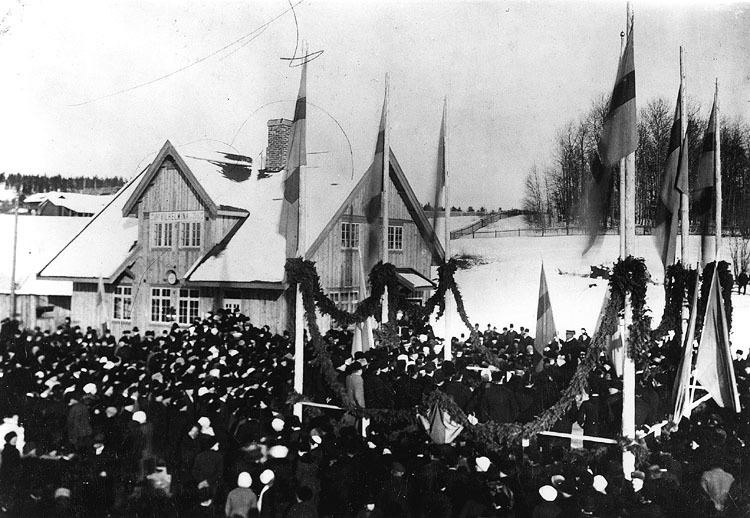 Järnvägsstationen invigs den 16/2 1918.
