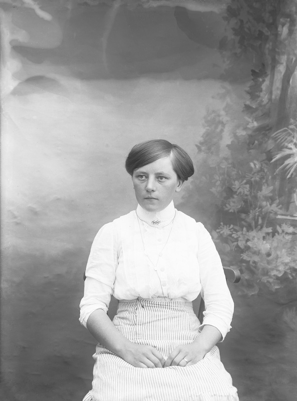 Gerda Jonsson, Gargnäs gift Karl From, Gargbro.