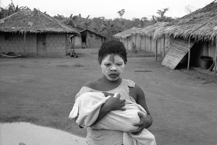 Sorgmålad kvinna, Mbouisi, Mossendjo.