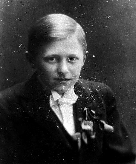 Mauritz Engman, konfirmand. År 1921.