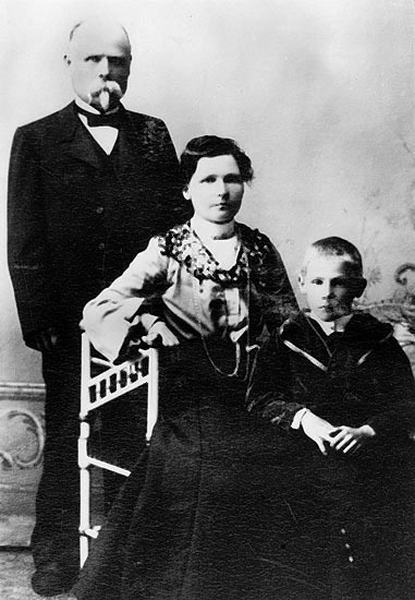 Adam Petter Åkerberg, född 1862. Hustrun: Anna,...
