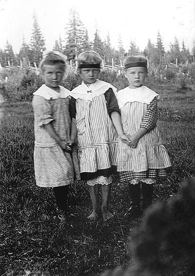 Axel Högbergs döttrar. Från vänster: Ingrid, Si...