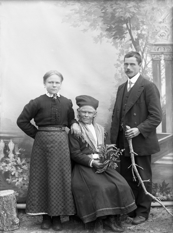 Från vänster: Kristina Andersson, gift med  A O...