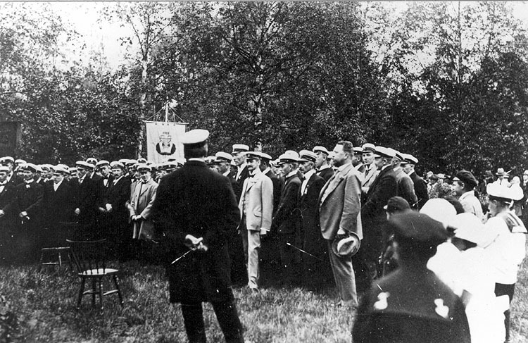 Döbelns park. Sångarfesten 1919 med Wilhelm Pet...