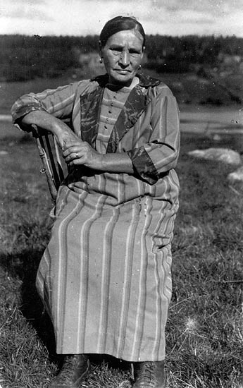 Bilden tagen omkring 1925. Sara Brita, född 20/...