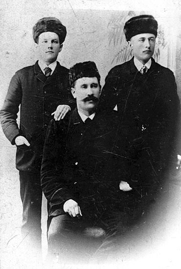 Robert Rönnholm, Herman Kramer och J A Forsberg.