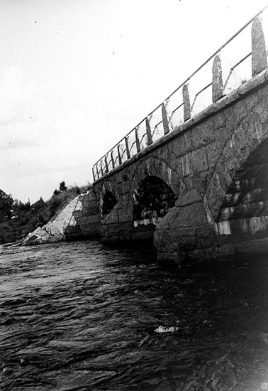 Järnvägsbron över Ångermanälven vid Storholmen ...