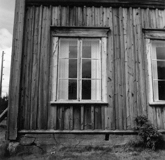 Ingvar Gustavssons gård: fönster å norra östra?...