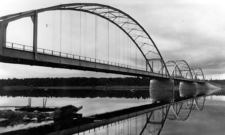 Åsele Bron över älven.