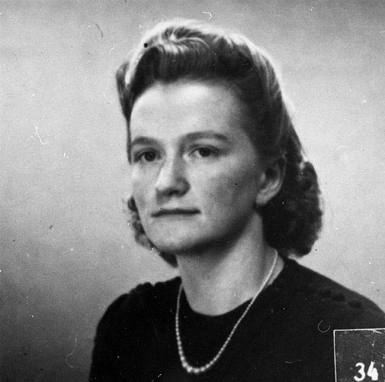 Anna-Greta, född 22/3 1923, dotter till Arvida ...