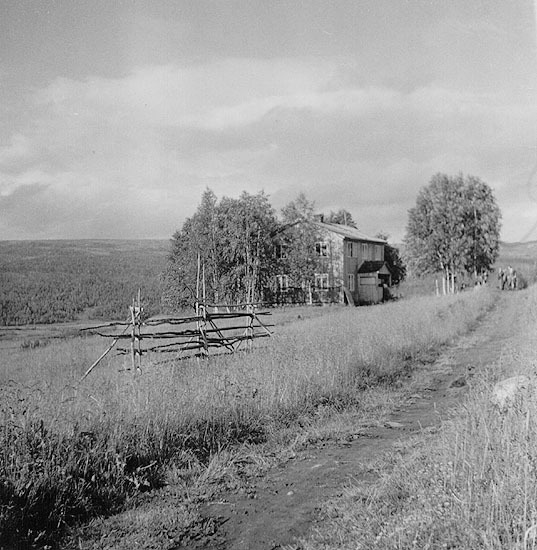 P.A. Eckerlöv, Klimpfjälls gård i Klimpfjäll, 1...