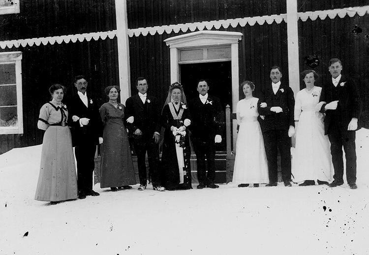 Per och Viktoria Danielssons bröllop omkr. 1914...