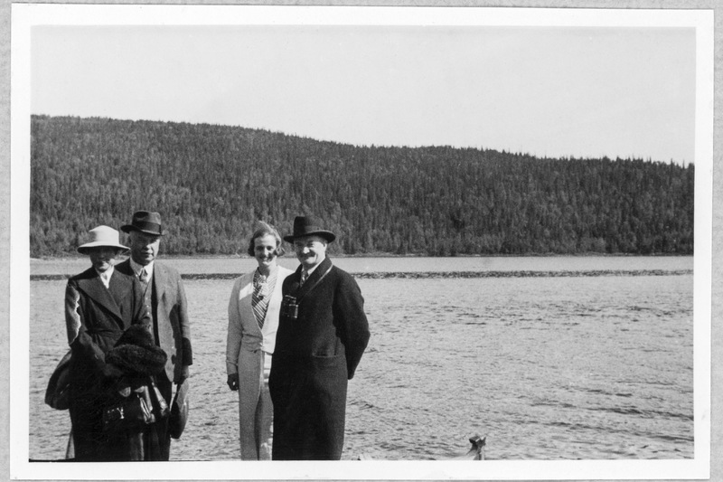 Från vänster: Eventuellt Gustav Roséns fru Tyra...
