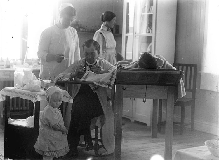 Sjukstugan i Sorsele 1920-talets början. Doktor...