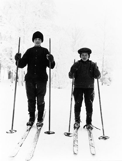 På skidor från vänster: Eugen Nilsson, Norrfors...