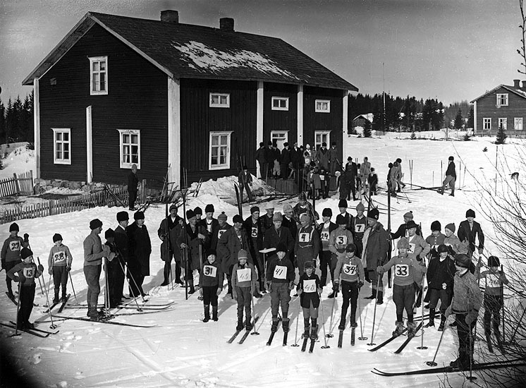 Skidtävling vid skolan i Skansholm.