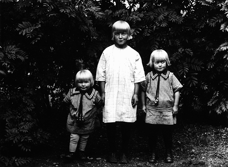 Jonas och Emma Skogslunds barn. Från vänster: K...