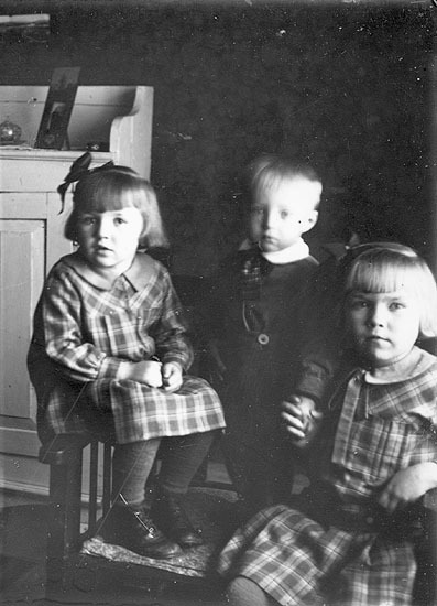 Barn från Lavsjö, fotograferade i Lina Perssons...