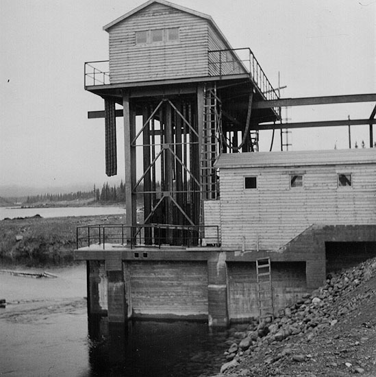 Dammbyggnaden vid Vojmsjön, 1945.