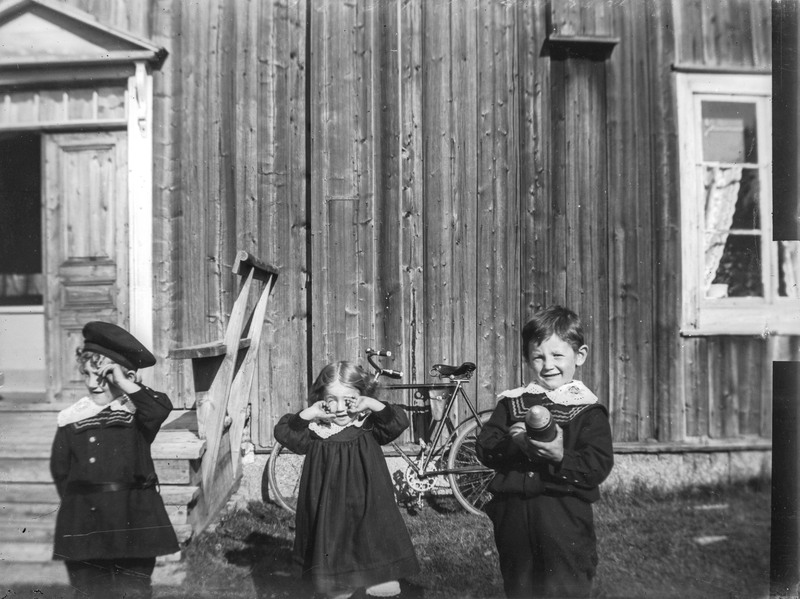 Djupsjö, Nordmaling barnen Gustav, Elsa (född 1...