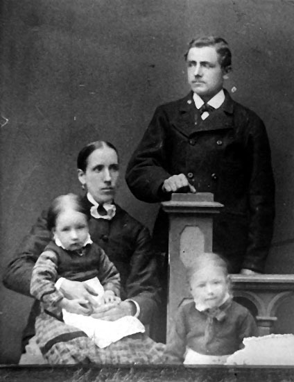 Familjen Adam Zingmark, Grundfors och hustrun J...